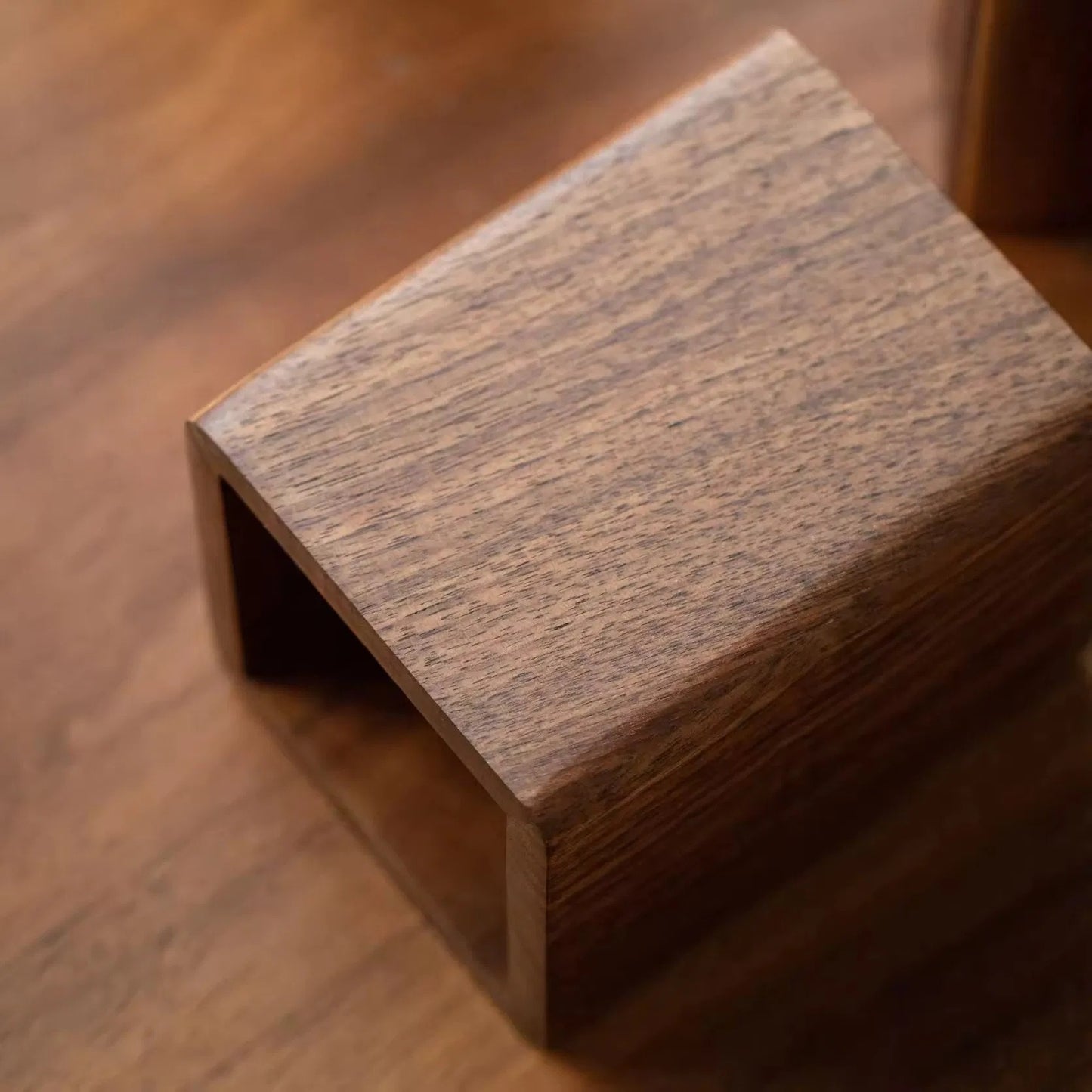 Wood-Grain Square Pen Cup - detail view